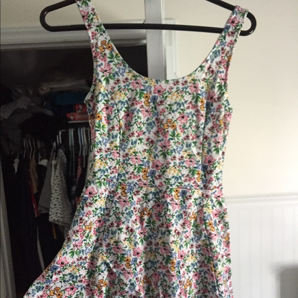 Dress - Picture 2 of 6